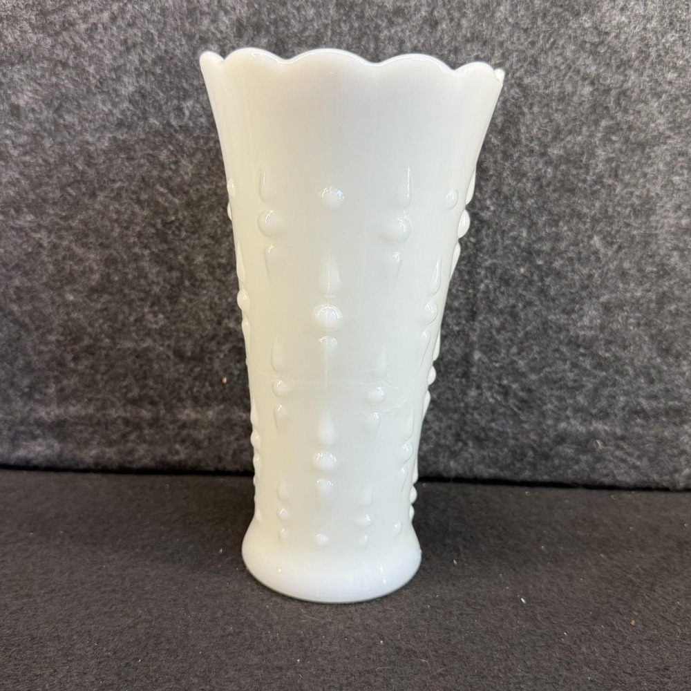 Vintage Anchor Hocking Hobnail Milk Glass Vase 7" White Scalloped Rim Bud